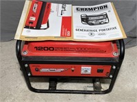 Champion 1000W Generator