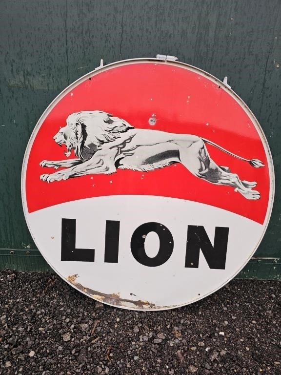 Leaping Lion double sided sign in hoop