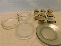 Various kitchenware incl FireKing pie plate