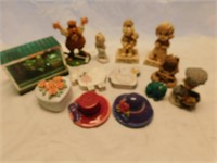 Household decor items incl S & P hats