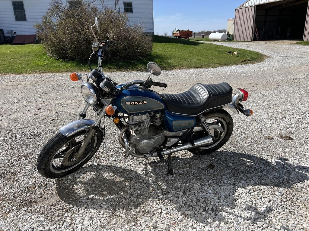 1981 Honda CM400T Motorcycle