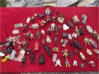 Large amount of Star war figures and accessories