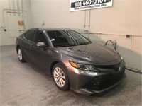 2019 TOYOTA CAMRY LE