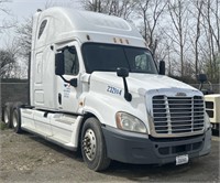 (II) 2010 Freightliner Cascadia 125 Semi