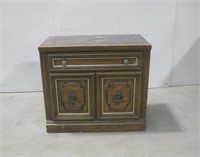 18"x 32"x 28" Buffet Cabinet See Info