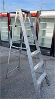 ALUMINUM 5 STEP LADDER 67" H