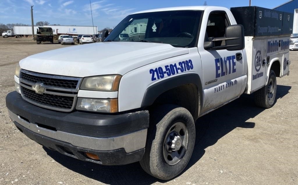 (CR) 2006 Chevy Silverado Service Truck