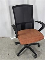(1) Screen Back Task Chair with "T" Arms