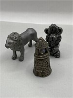 VINTAGE LEAD TOYS / FIGURES 2 LIONS AND A
