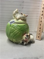 1950s American bisque - kittens on ball