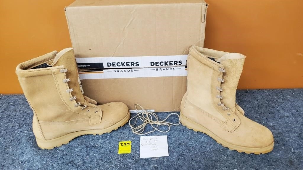 Decker's Sz 8.5 Army Boots New