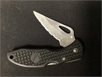 Serrated Pocketknife