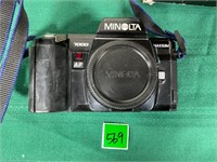 Vtg Minolta w/no lens &Vivitar 285