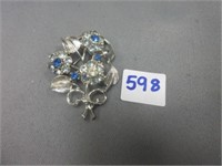 Blue and White flower brooch
