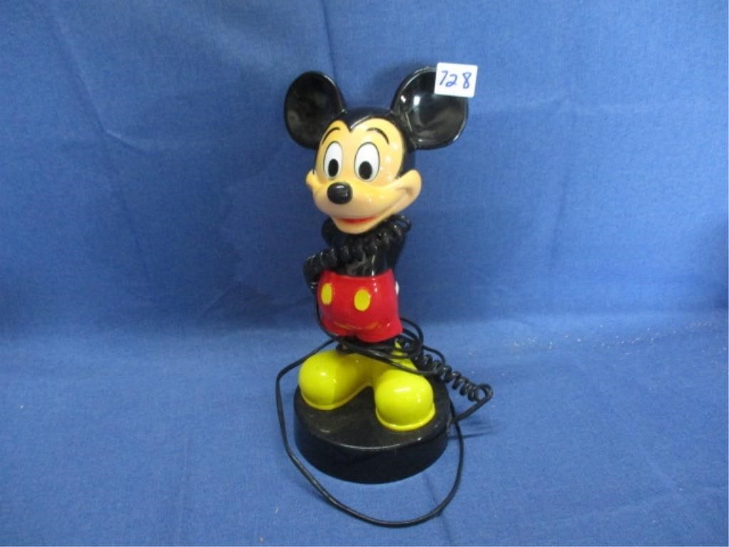Waly Disney Mickey Mouse clock .