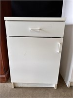 White freestanding cabinet