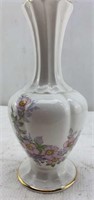 Royal Tara Irish fine bone China vase 8x3 in