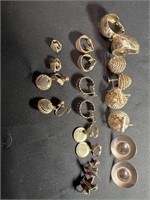 10 pair vintage gold tone clip on earrings