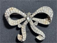 Vintage rhinestone brooch