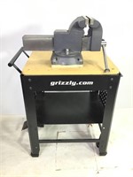 Grizzly Rolling Cart w Xtra Large Wilton Vise