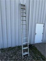 ALUMINUM LADDER