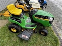 JOHN DEERE D110 RIDING MOWER