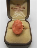 ANTIQUE 10KT GOLD CARVED CORAL CAMEO RING