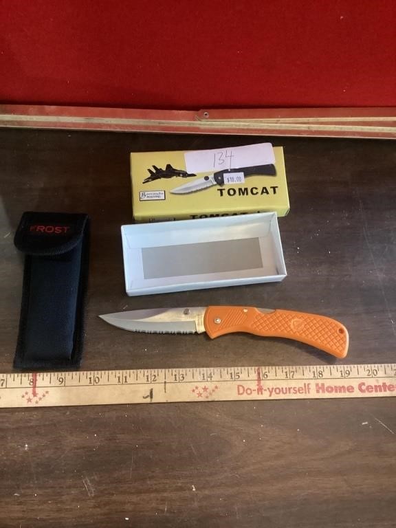 New Barracuda Tomcat Pocket Knife w/ Case