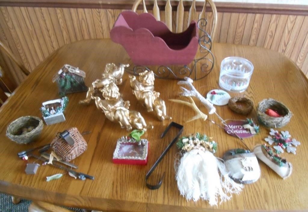 VARIOUS CHRISTMAS CRAFTS SLED, ORNAMENTS