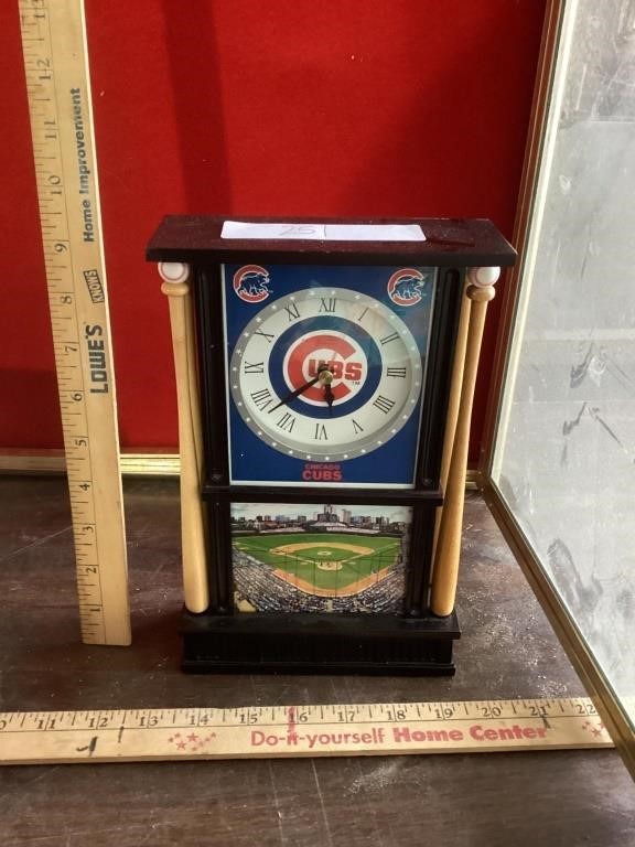 Chicago Cubs Desk Clock (works)