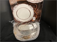 8 silver plated service plates in box
