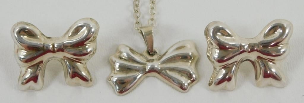 Vintage Sterling Silver Puffy Bow Necklace &