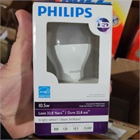 4- PHILPIS LED 10.5W LIGHT BULBS