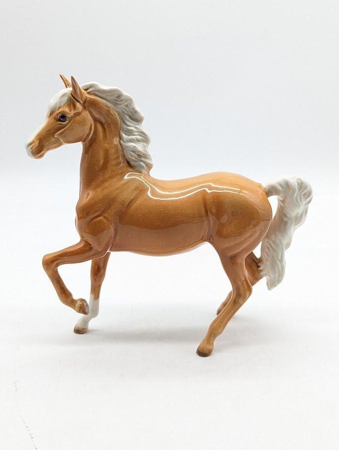 Beswick Palomino Horse Statue
