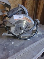 B&D 6 1/2" Circular Saw - Works