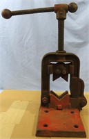 VINTAGE PIPE VISE