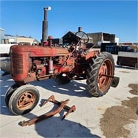 IH Super C Gas Tractor w blade runs & drives