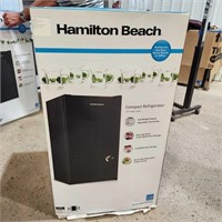 Unused Hamilton Beach Bar Fridge