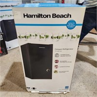 Unused Hamilton Beach Bar Fridge