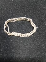 Gold tone bracelet