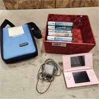 Nintendo DS w games & charger in working order