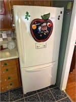 Kenmore Refrigerator w/ Bottom Freezer, NICE!