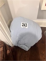 Pottery Barn Comforter - Full Size(USHALL)