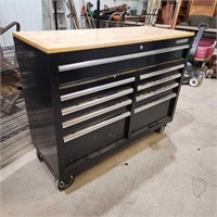 Locking Husky toolbox w key 46"× 18"× 37"