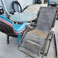Patio Table, chairs & lounge chair