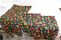 1 CHILE PEPPERS  40" TABLE CLOTH-2 RUNNERS