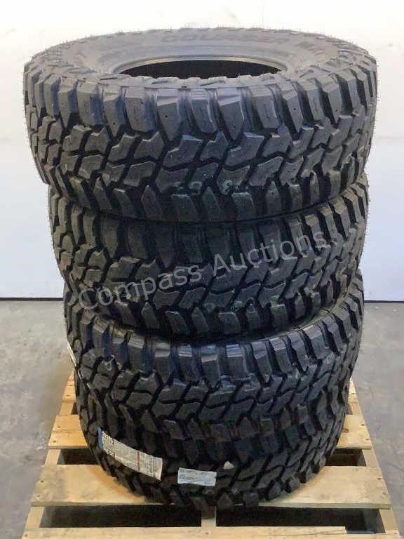 (4) Mastercraft LT315/70R17 Tires Courser MXT