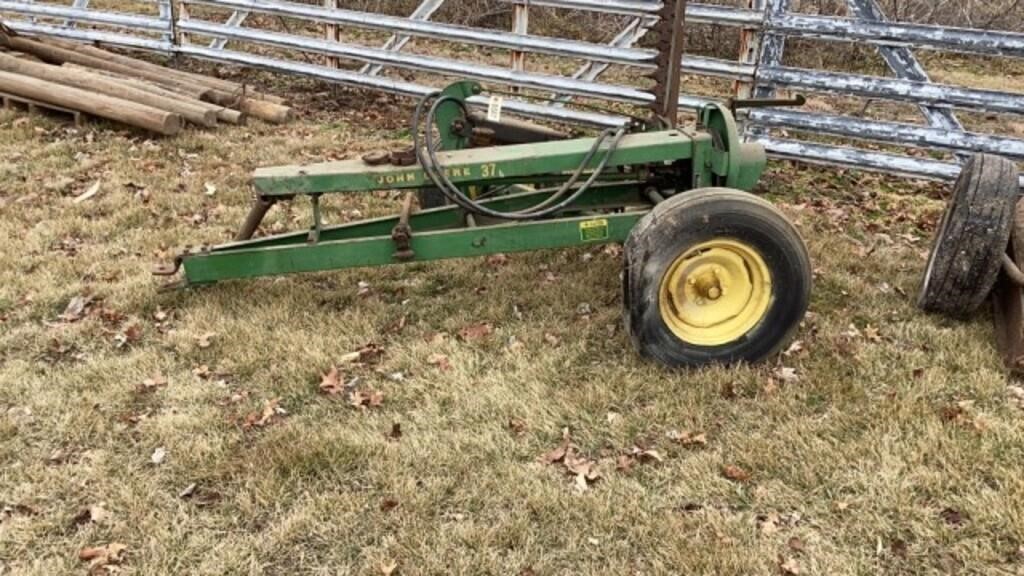 John Deer 37 sickle Mower 7’ Bar Pull Type