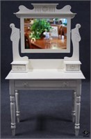 Vanity w/3 Drawers & Mirror