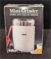 Vintage Salton Mini-Grinder With Box